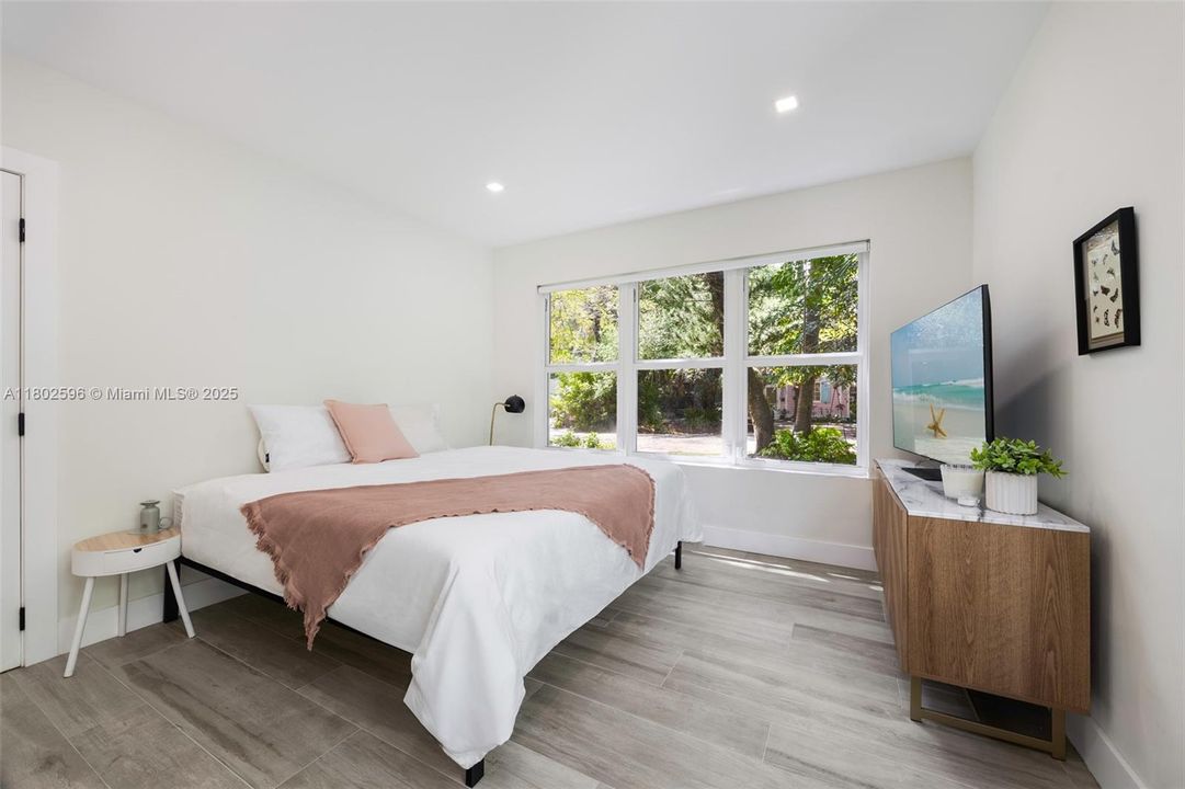 Vendido Recientemente: $2,650,000 (4 camas, 3 baños, 2072 Pies cuadrados)