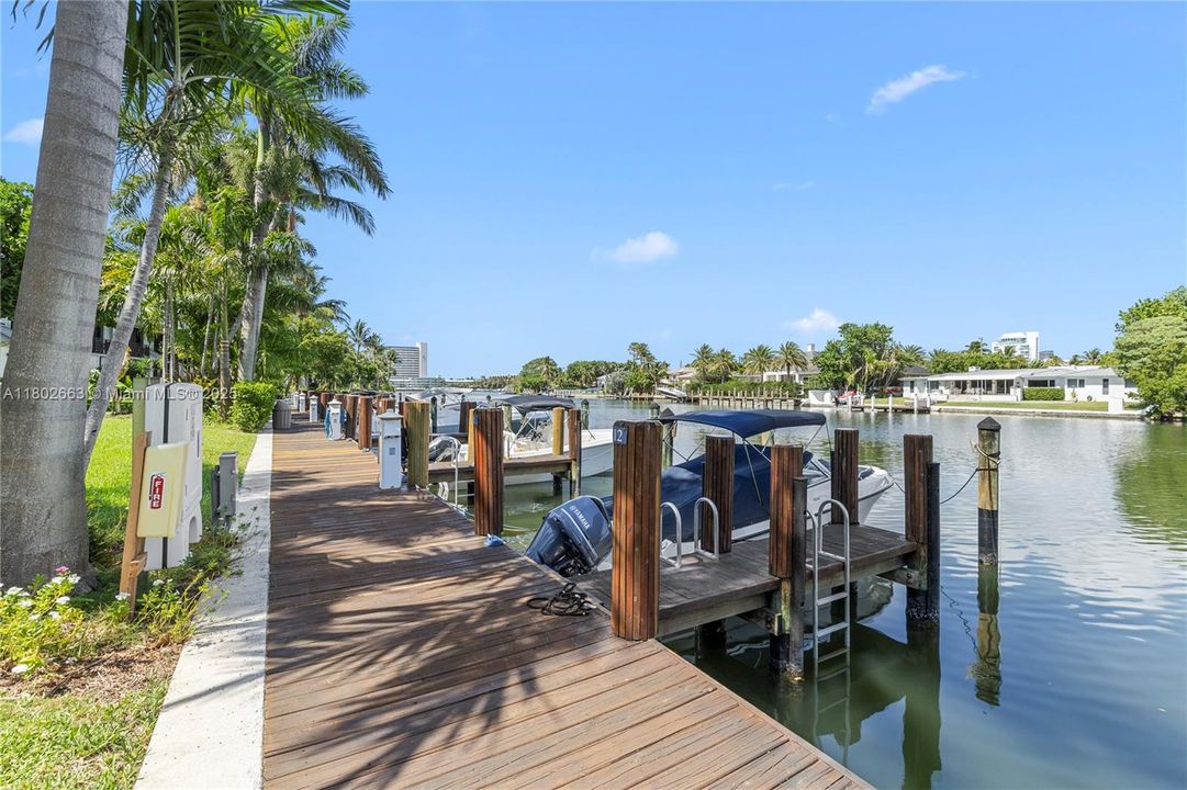 Recently Sold: $1,020,000 (2 beds, 2 baths, 1273 Square Feet)