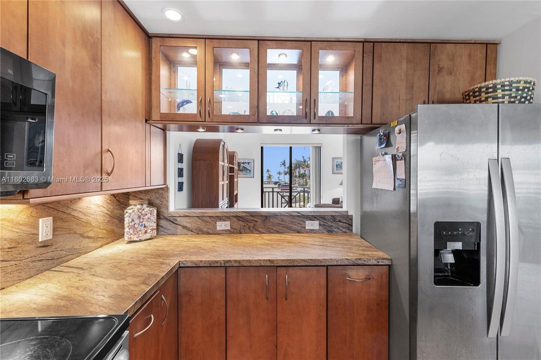 Recently Sold: $1,020,000 (2 beds, 2 baths, 1273 Square Feet)