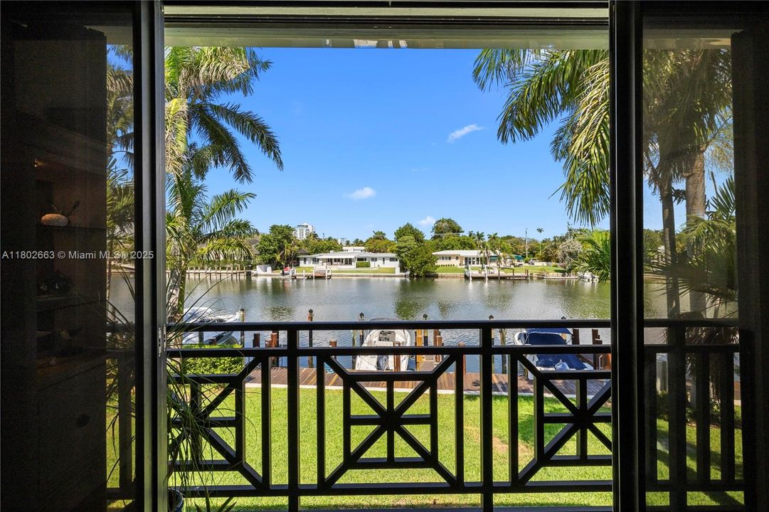 Recently Sold: $1,020,000 (2 beds, 2 baths, 1273 Square Feet)