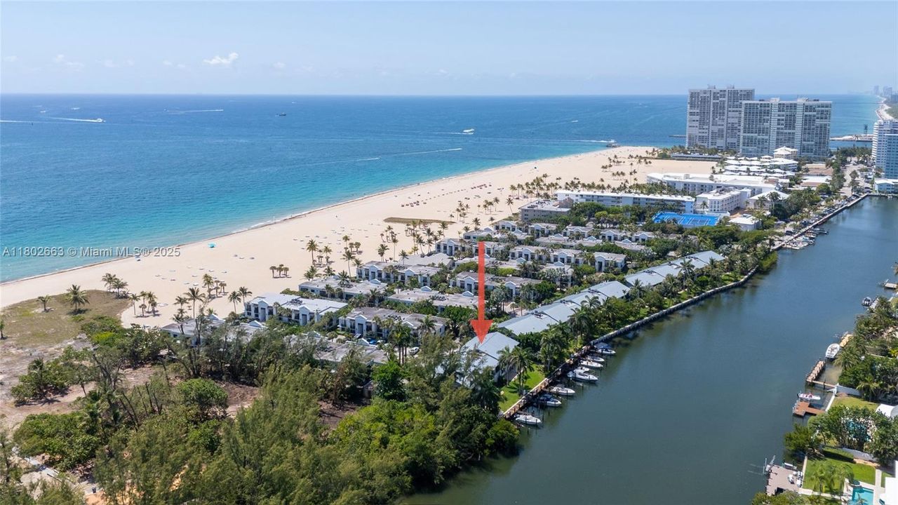 Recently Sold: $1,020,000 (2 beds, 2 baths, 1273 Square Feet)