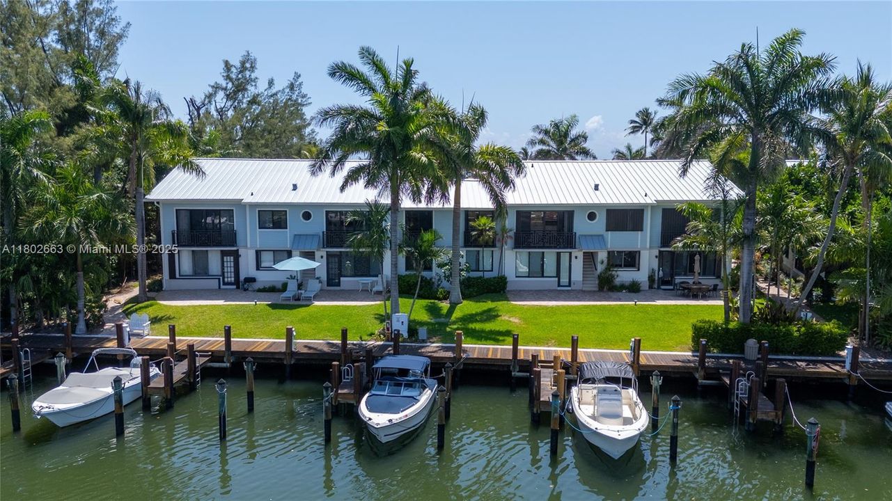 Recently Sold: $1,020,000 (2 beds, 2 baths, 1273 Square Feet)