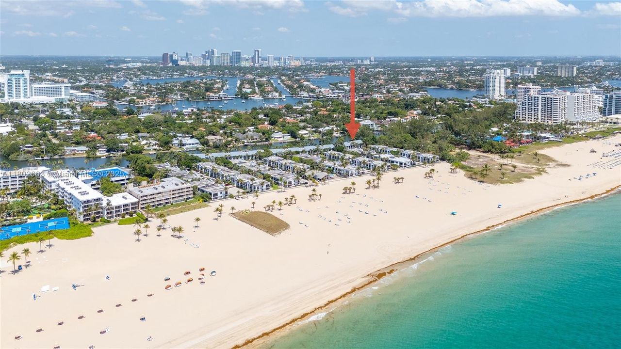 Recently Sold: $1,020,000 (2 beds, 2 baths, 1273 Square Feet)