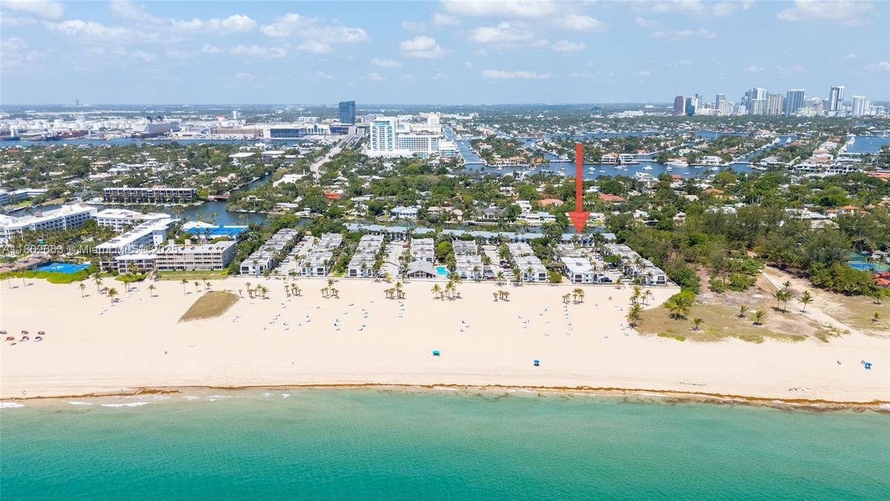 Recently Sold: $1,020,000 (2 beds, 2 baths, 1273 Square Feet)