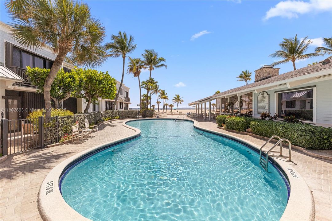 Recently Sold: $1,020,000 (2 beds, 2 baths, 1273 Square Feet)