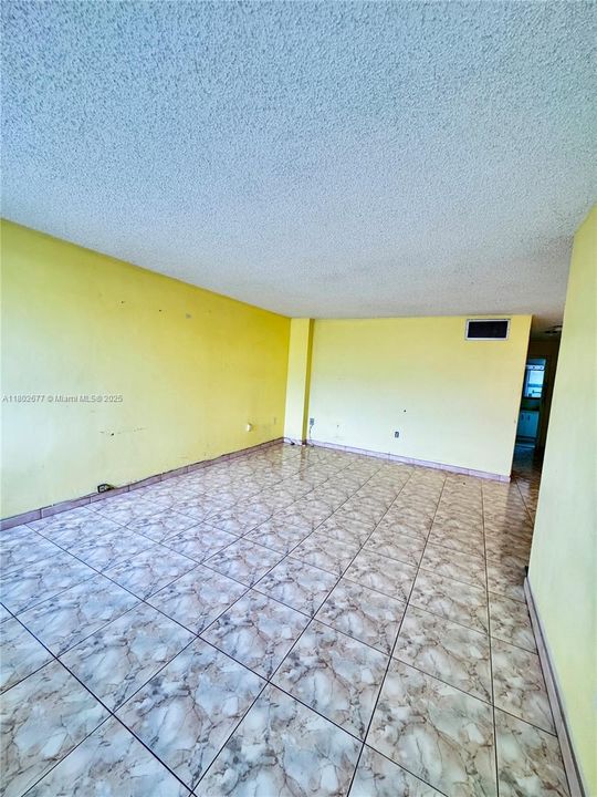 Vendido Recientemente: $288,000 (1 camas, 1 baños, 742 Pies cuadrados)