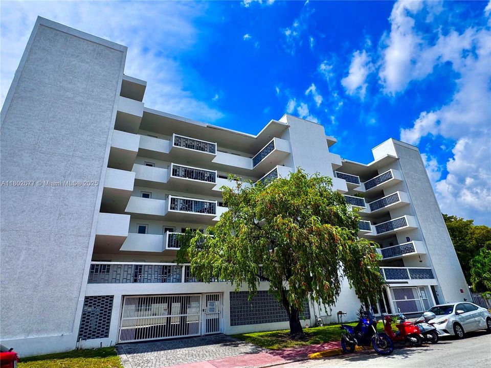 Vendido Recientemente: $288,000 (1 camas, 1 baños, 742 Pies cuadrados)