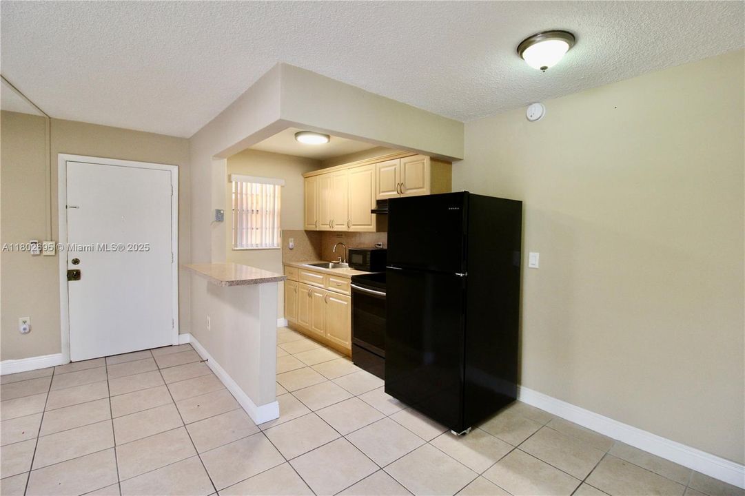 Recently Rented: $2,200 (1 beds, 1 baths, 14586 Square Feet)