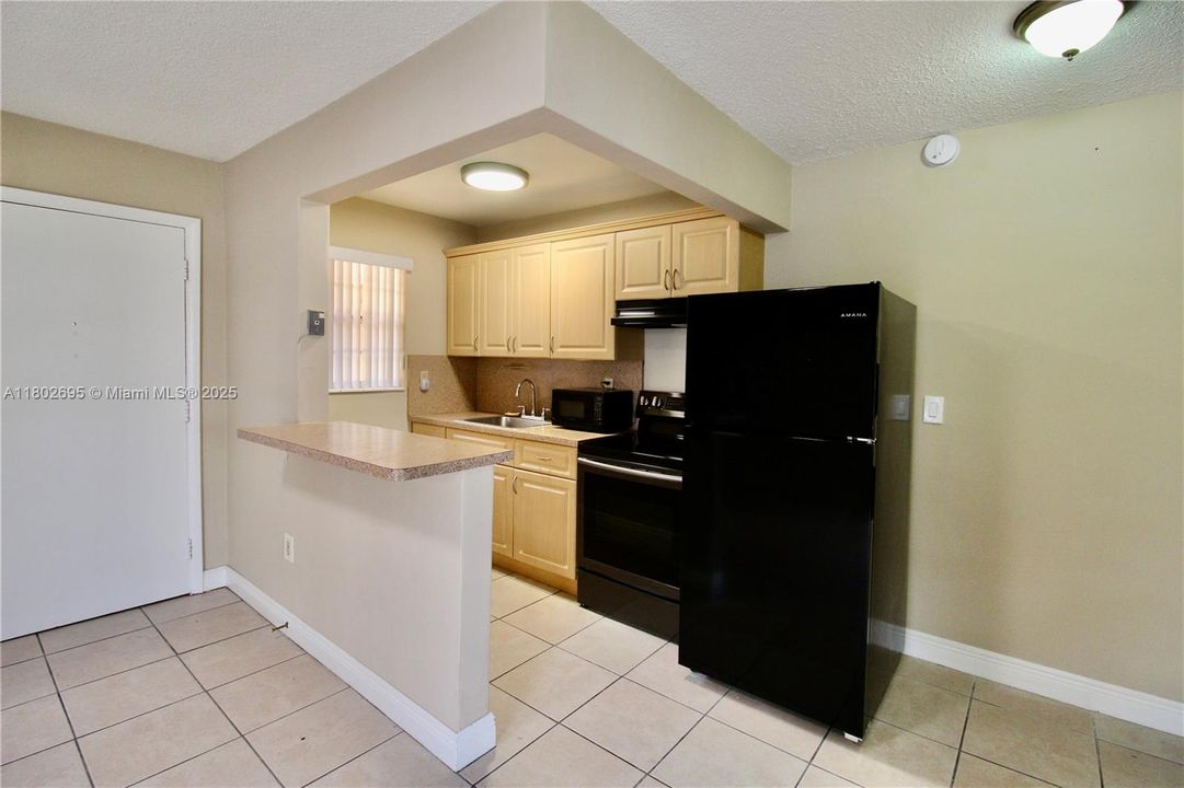 Recently Rented: $2,200 (1 beds, 1 baths, 14586 Square Feet)