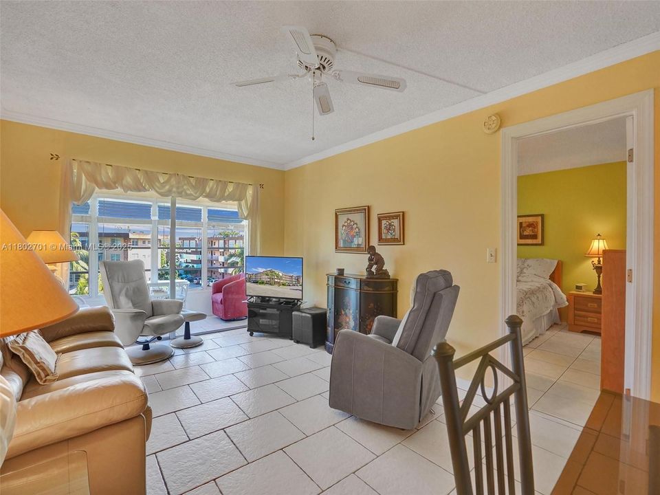 Recently Sold: $80,900 (1 beds, 1 baths, 768 Square Feet)