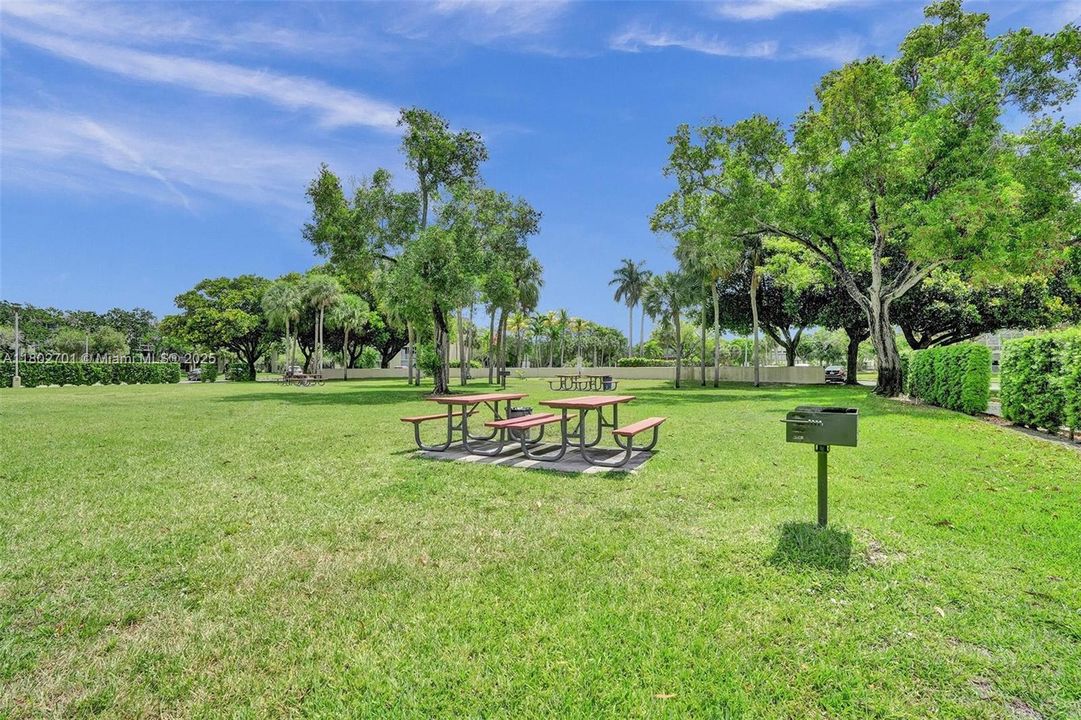 Recently Sold: $80,900 (1 beds, 1 baths, 768 Square Feet)