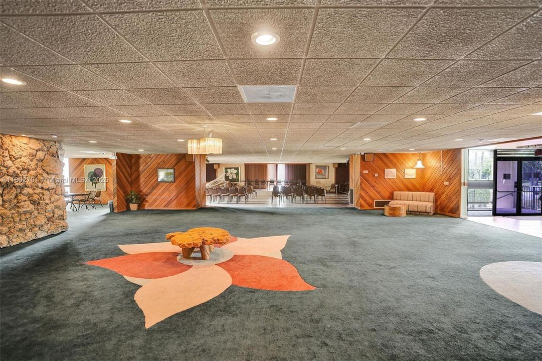 Recently Sold: $80,900 (1 beds, 1 baths, 768 Square Feet)