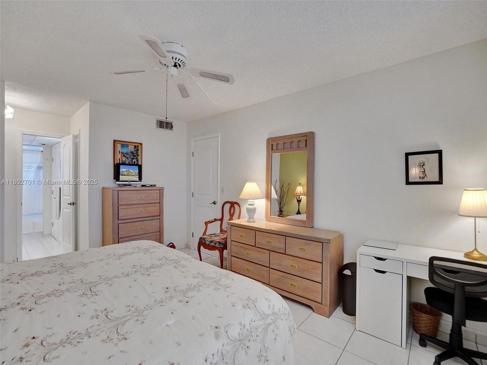 Recently Sold: $80,900 (1 beds, 1 baths, 768 Square Feet)