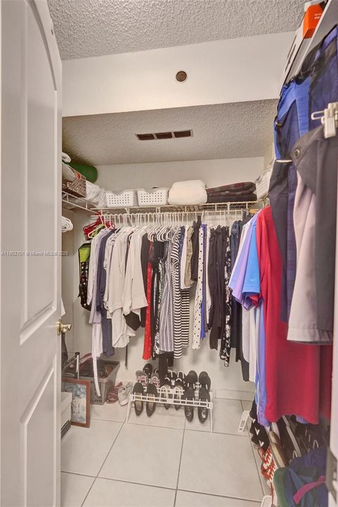 Recently Sold: $80,900 (1 beds, 1 baths, 768 Square Feet)