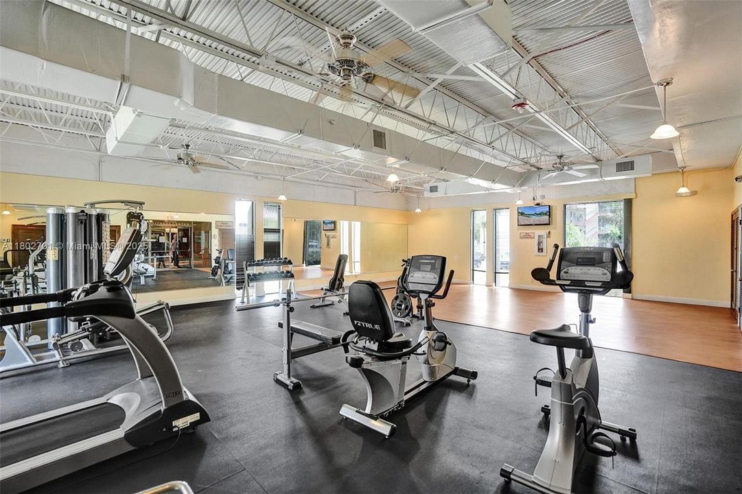 Recently Sold: $80,900 (1 beds, 1 baths, 768 Square Feet)