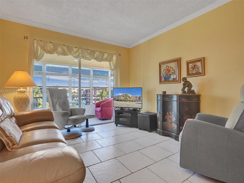 Recently Sold: $80,900 (1 beds, 1 baths, 768 Square Feet)