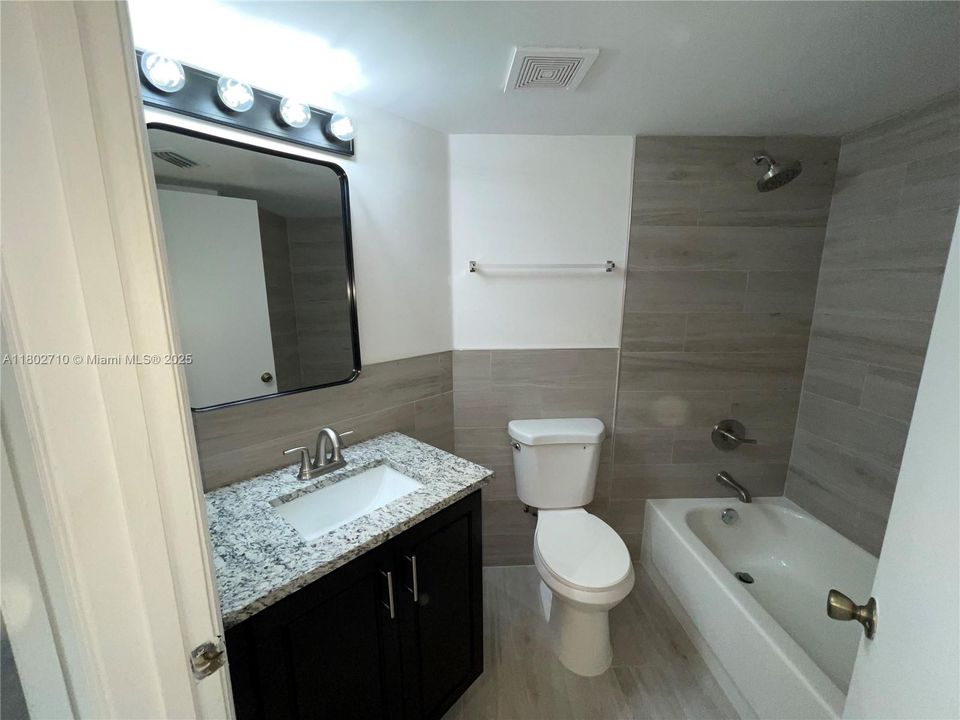 Recently Rented: $2,490 (3 beds, 2 baths, 1220 Square Feet)