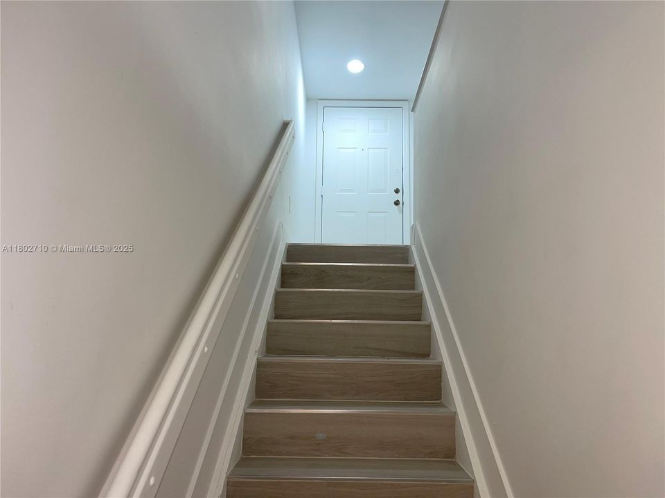 Recently Rented: $2,490 (3 beds, 2 baths, 1220 Square Feet)