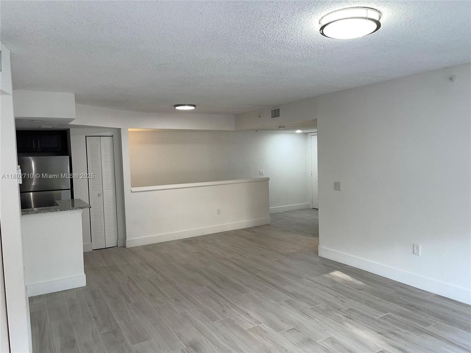 Recently Rented: $2,490 (3 beds, 2 baths, 1220 Square Feet)