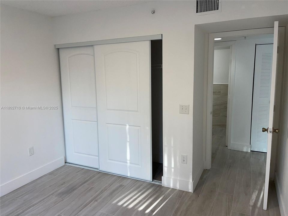 Recently Rented: $2,490 (3 beds, 2 baths, 1220 Square Feet)