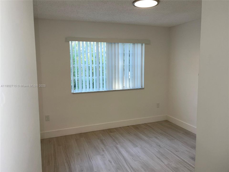 Recently Rented: $2,490 (3 beds, 2 baths, 1220 Square Feet)