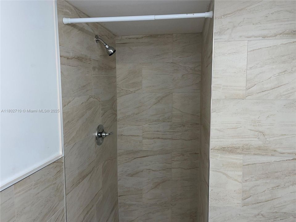 Recently Rented: $2,490 (3 beds, 2 baths, 1220 Square Feet)