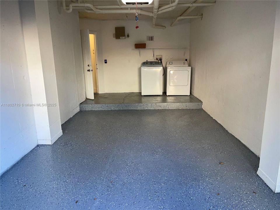 Recently Rented: $2,490 (3 beds, 2 baths, 1220 Square Feet)