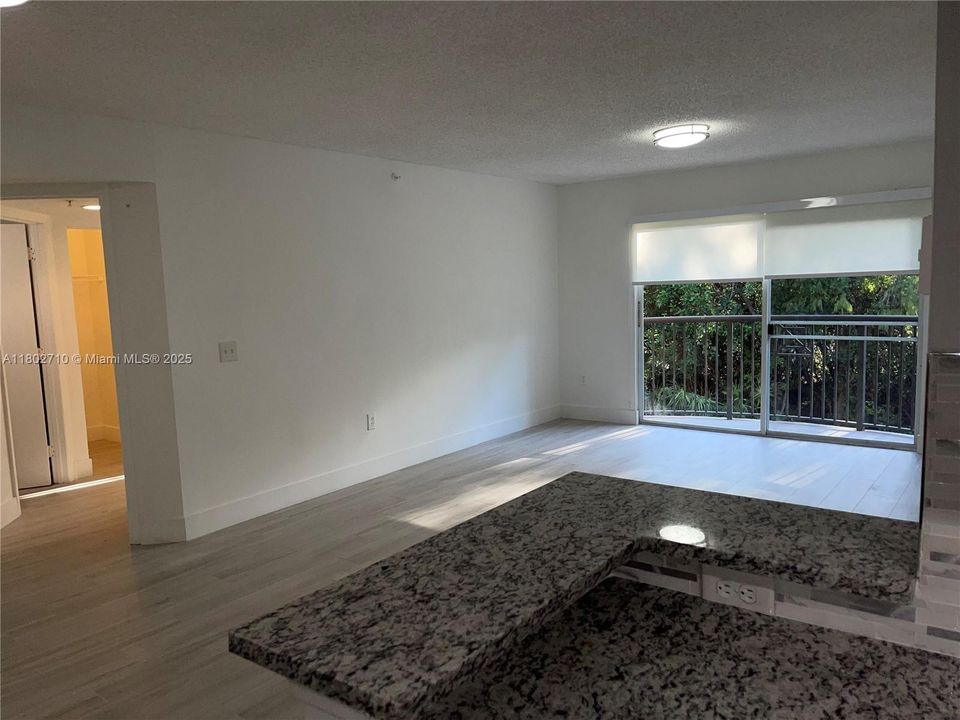 Recently Rented: $2,490 (3 beds, 2 baths, 1220 Square Feet)