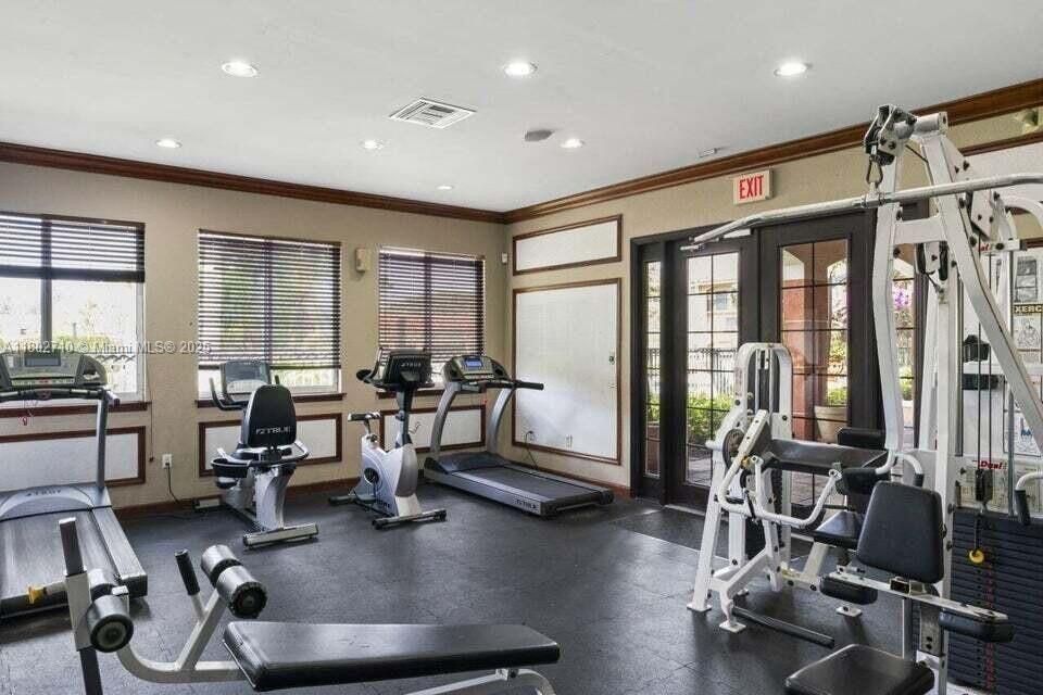 Recently Rented: $2,490 (3 beds, 2 baths, 1220 Square Feet)