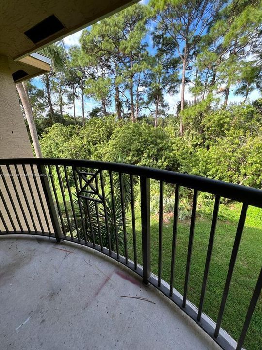 Recently Rented: $2,490 (3 beds, 2 baths, 1220 Square Feet)