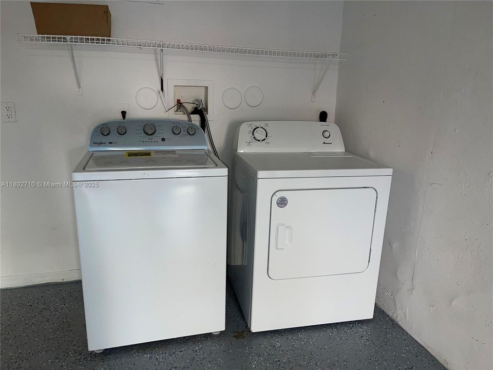 Recently Rented: $2,490 (3 beds, 2 baths, 1220 Square Feet)