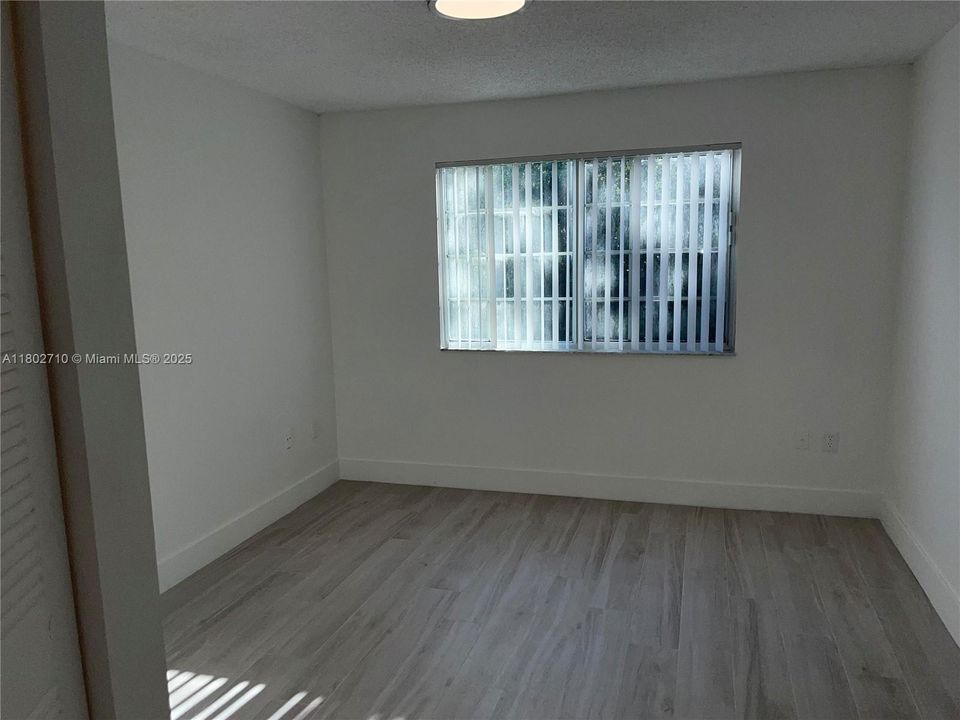 Recently Rented: $2,490 (3 beds, 2 baths, 1220 Square Feet)