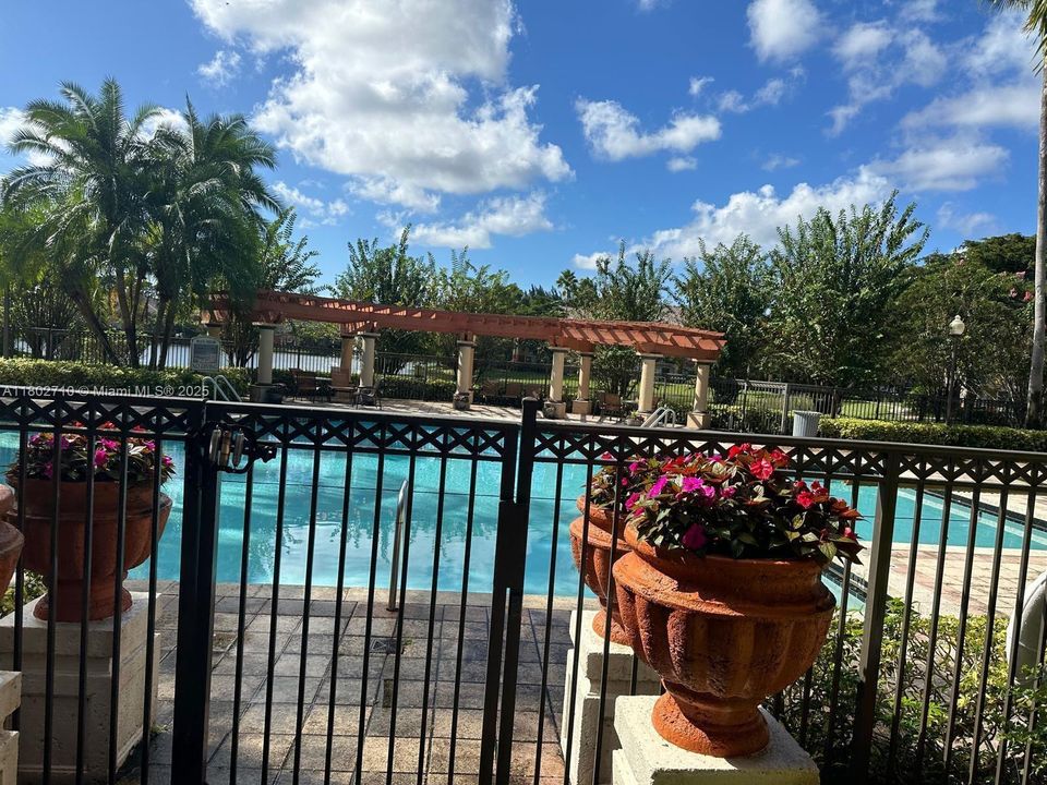 Recently Rented: $2,490 (3 beds, 2 baths, 1220 Square Feet)