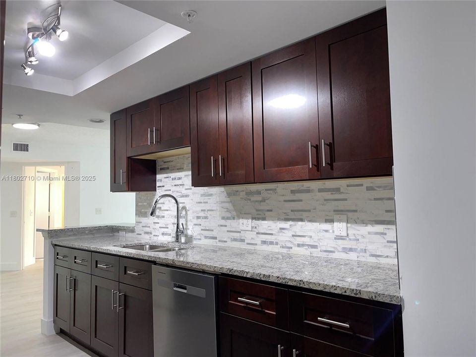 Recently Rented: $2,490 (3 beds, 2 baths, 1220 Square Feet)