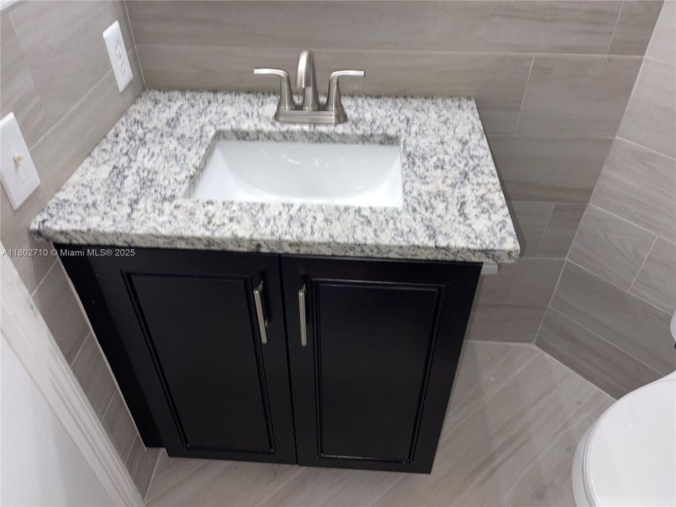 Recently Rented: $2,490 (3 beds, 2 baths, 1220 Square Feet)