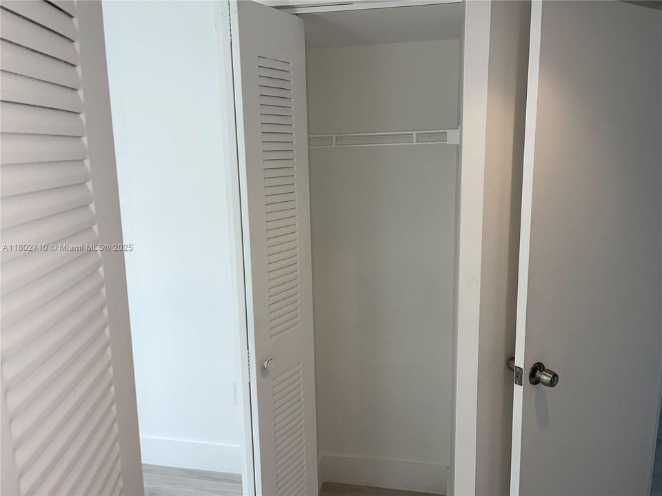 Recently Rented: $2,490 (3 beds, 2 baths, 1220 Square Feet)