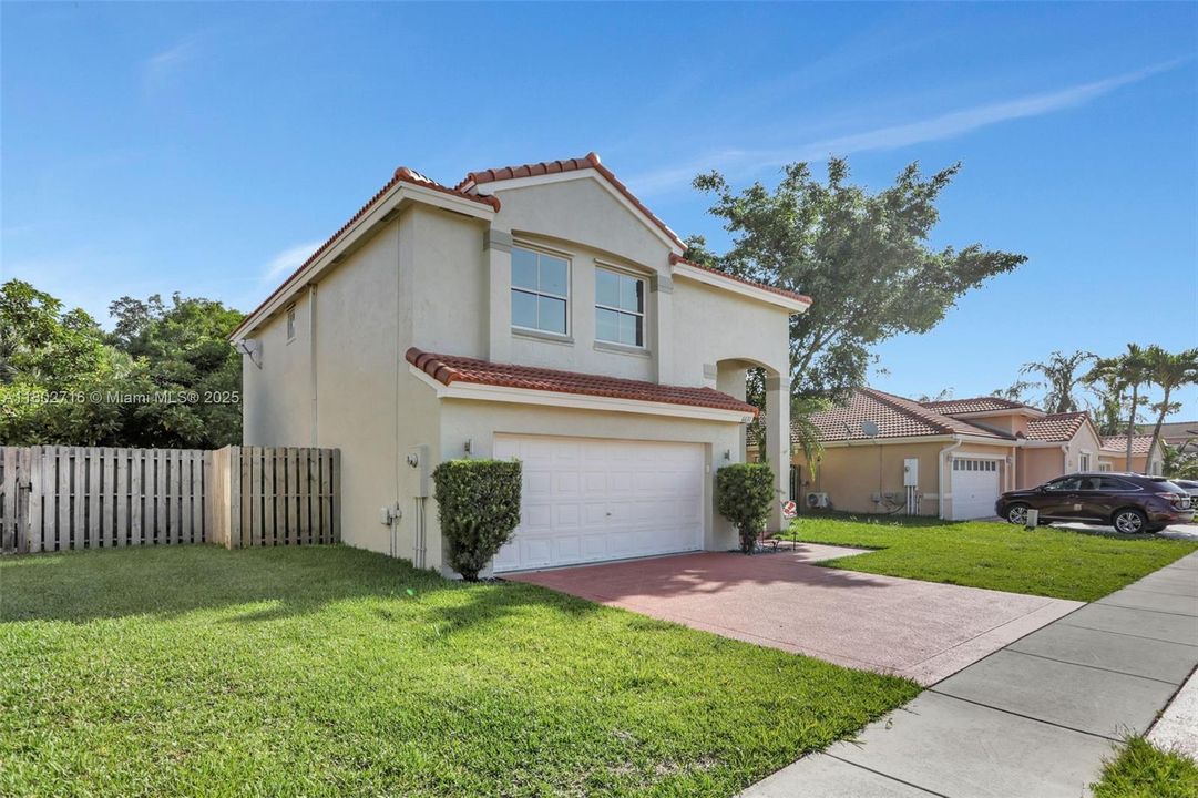 Recently Sold: $594,990 (4 beds, 2 baths, 2113 Square Feet)