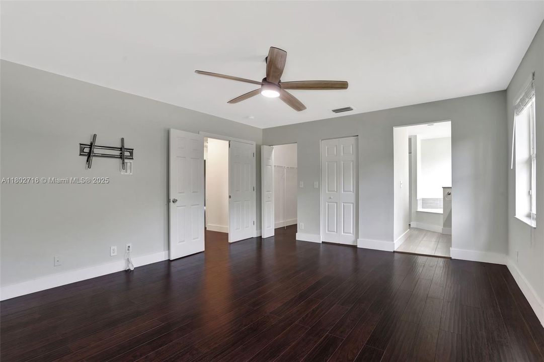 Recently Sold: $594,990 (4 beds, 2 baths, 2113 Square Feet)