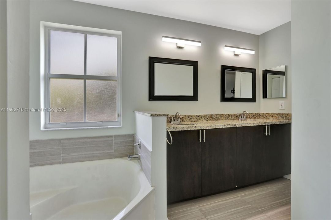 Recently Sold: $594,990 (4 beds, 2 baths, 2113 Square Feet)