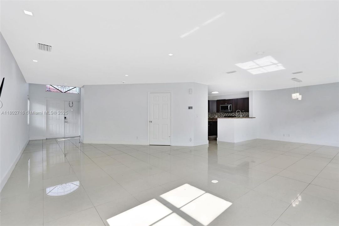 Recently Sold: $594,990 (4 beds, 2 baths, 2113 Square Feet)