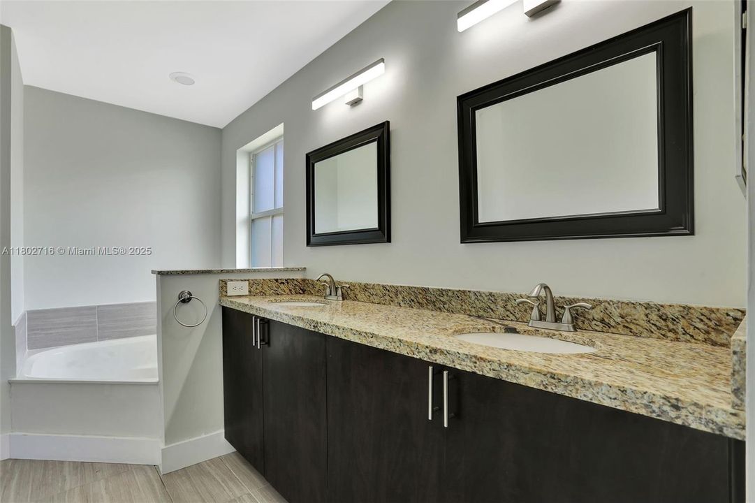 Recently Sold: $594,990 (4 beds, 2 baths, 2113 Square Feet)