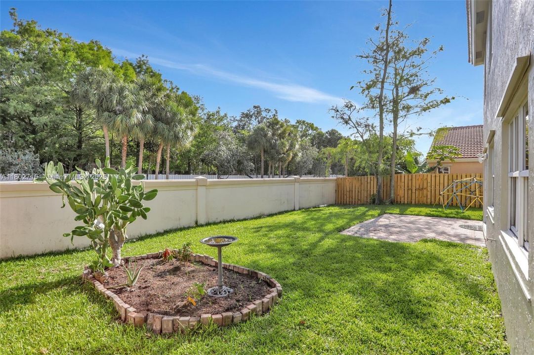 Recently Sold: $594,990 (4 beds, 2 baths, 2113 Square Feet)