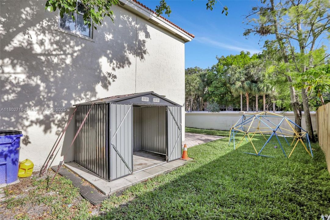 Recently Sold: $594,990 (4 beds, 2 baths, 2113 Square Feet)