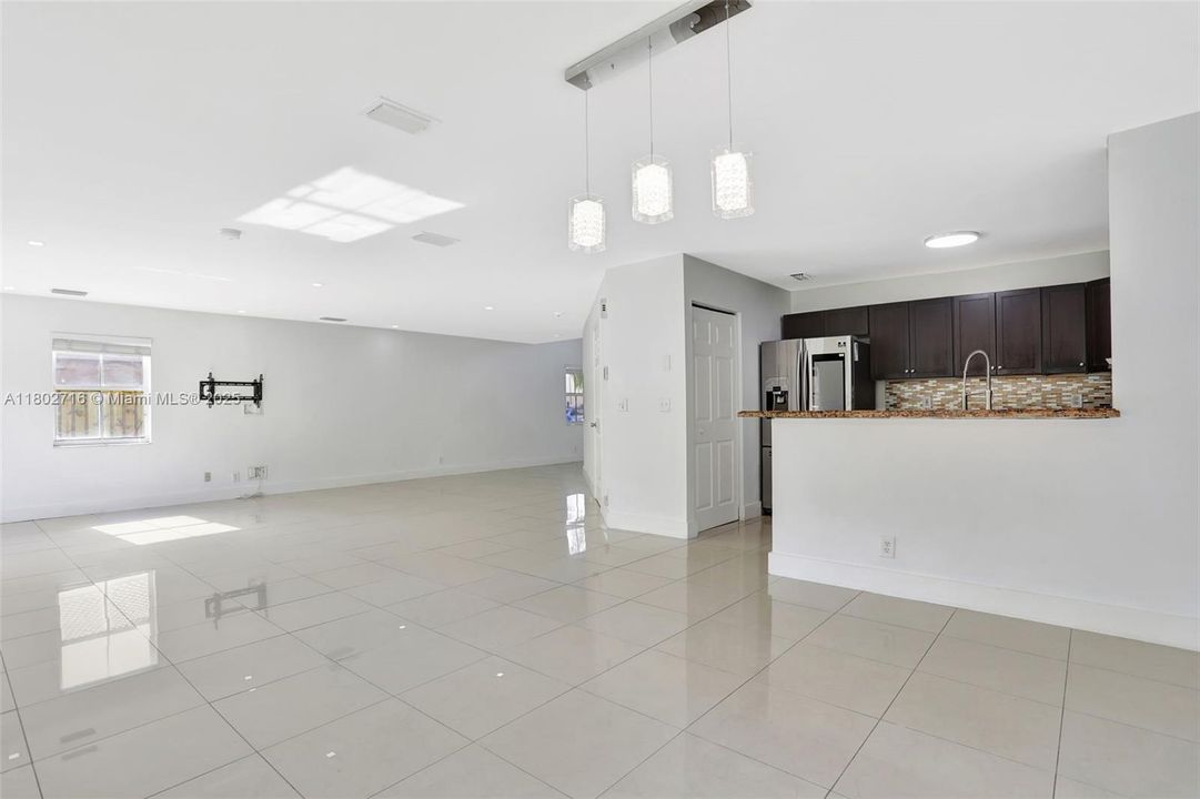 Recently Sold: $594,990 (4 beds, 2 baths, 2113 Square Feet)