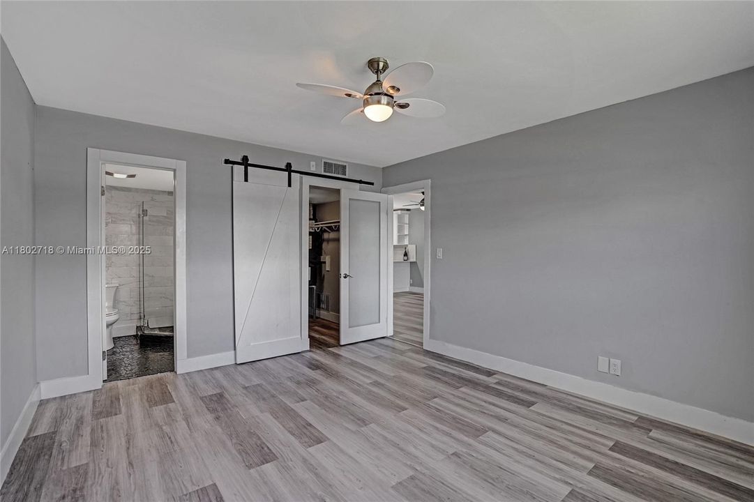 На продажу: $359,999 (2 спален, 2 ванн, 1200 Квадратных фут)