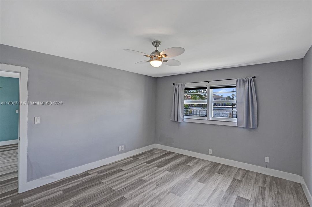 На продажу: $359,999 (2 спален, 2 ванн, 1200 Квадратных фут)