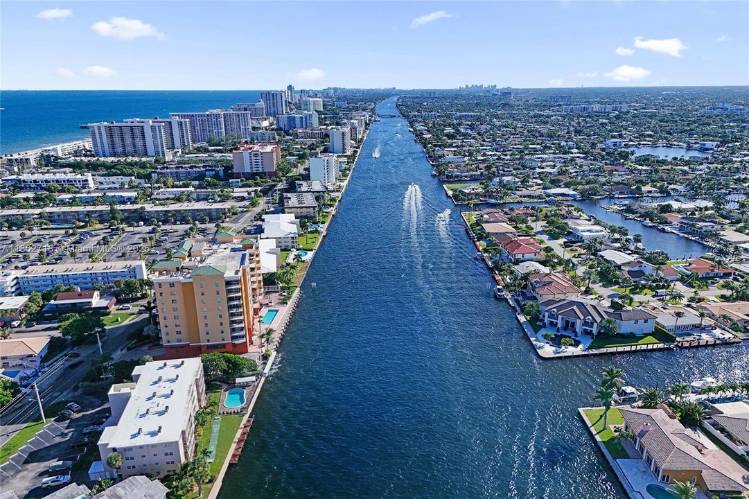 На продажу: $359,999 (2 спален, 2 ванн, 1200 Квадратных фут)