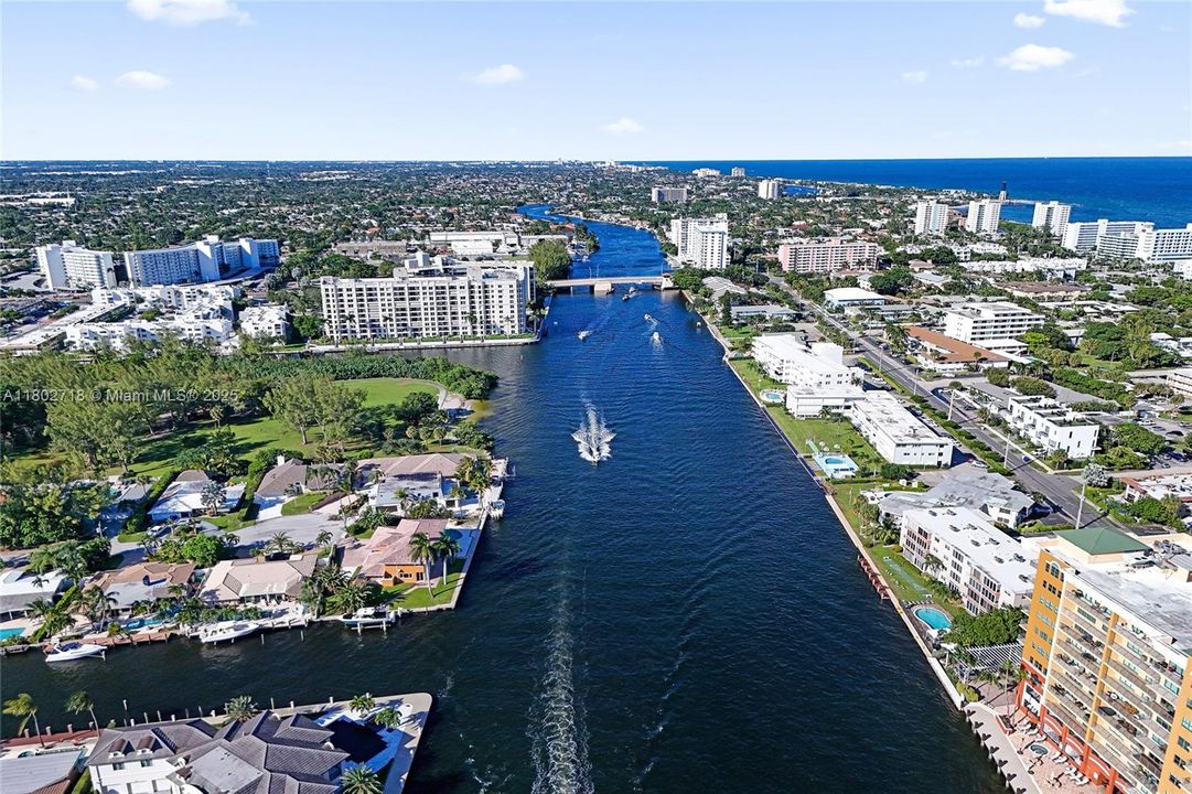 На продажу: $359,999 (2 спален, 2 ванн, 1200 Квадратных фут)