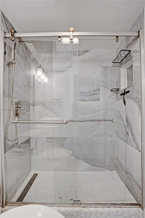 На продажу: $359,999 (2 спален, 2 ванн, 1200 Квадратных фут)