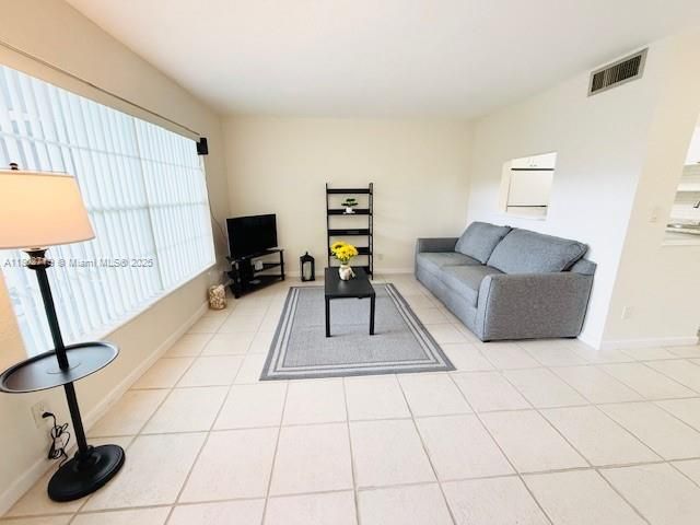 Active With Contract: $85,000 (1 beds, 1 baths, 662 Square Feet)